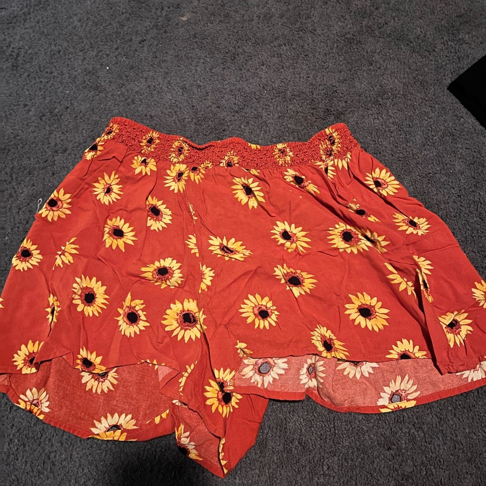 Sunflower Print Red Women's Shorts